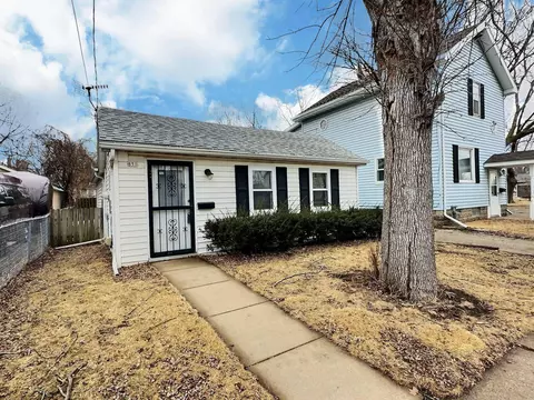 851 Division St, Oshkosh, WI 54901