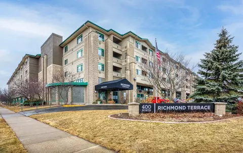 400 N Richmond St #425, Appleton, WI 54911