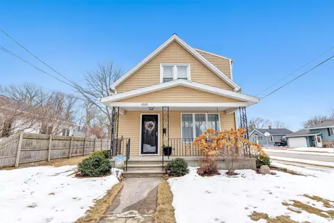 1009 St Paul St, Green Bay, WI 54304
