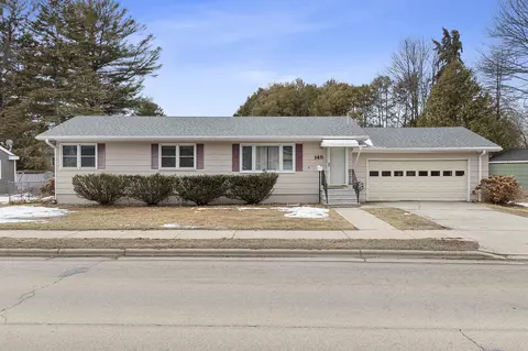 145 Hattie St, Marinette, WI 54143