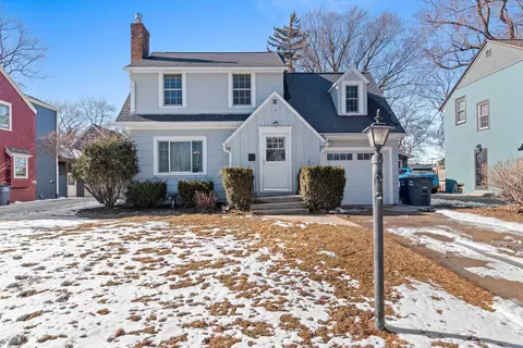 1420 S Jackson St, Green Bay, WI 54301