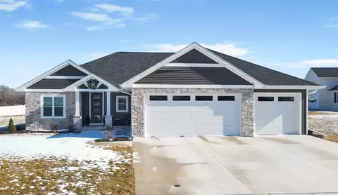 3741 Rustic Ledge Way, De Pere, WI 54115