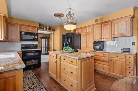 1908 N Eugene St, Appleton, WI 54911 photo 8