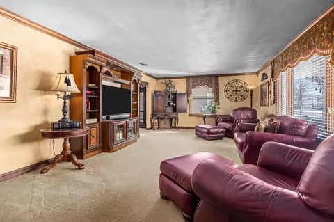 1908 N Eugene St, Appleton, WI 54911 photo 2