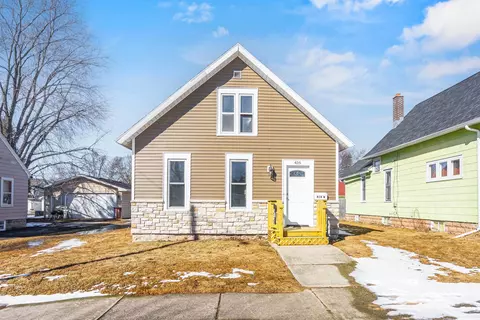 416 W 6th St, Kaukauna, WI 54130