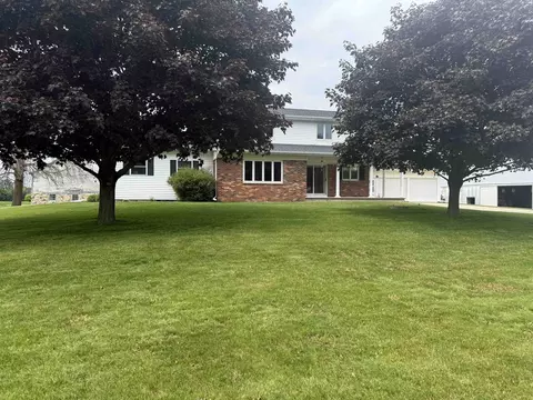 8478 Brown County Line Rd, Pulaski, WI 54162