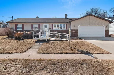 1105 Harrison St, Kaukauna, WI 54130