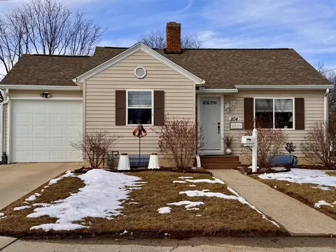 1104 Marquette Ave, Green Bay, WI 54304