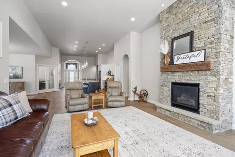 5657 N Kestrel Cir, Appleton, WI 54913 photo 10