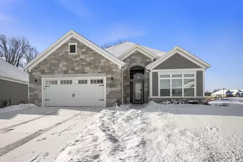 5657 N Kestrel Cir, Appleton, WI 54913