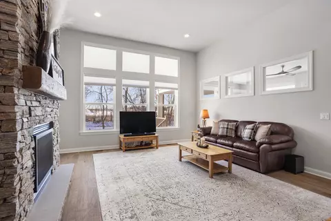 5657 N Kestrel Cir, Appleton, WI 54913 photo 9