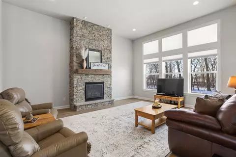 5657 N Kestrel Cir, Appleton, WI 54913 photo 8