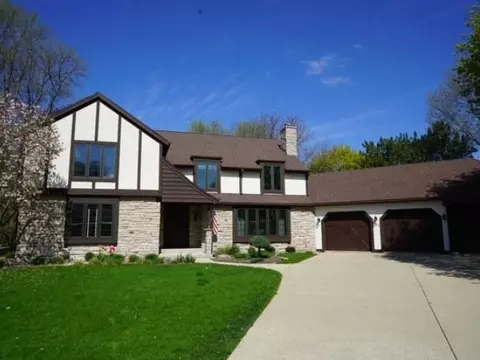 732 Meadowbrook Ct, Fond Du Lac, WI 54935