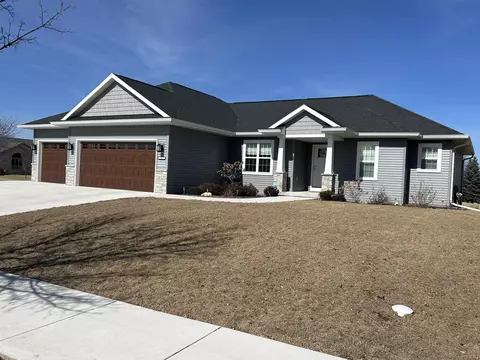 9 Southern Edge Dr, Fond Du Lac, WI 54935