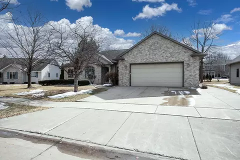 2617 E Gatewood Dr, Appleton, WI 54915 photo 2