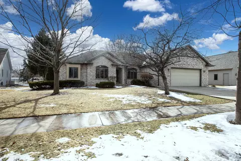 2617 E Gatewood Dr, Appleton, WI 54915