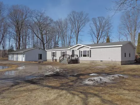 8660 W River Rd, Lena, WI 54139