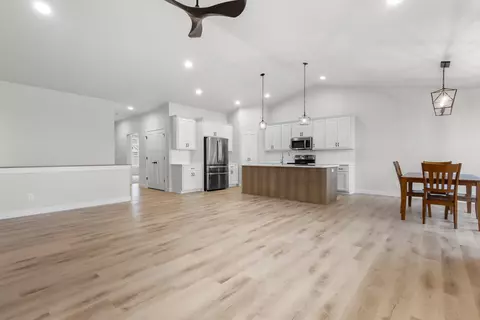 1890 N Margaret St, Appleton, WI 54913 photo 8