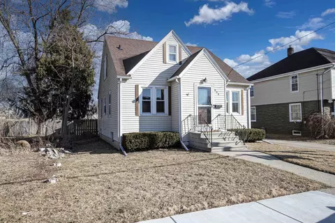 808 Marquette St, Menasha, WI 54952