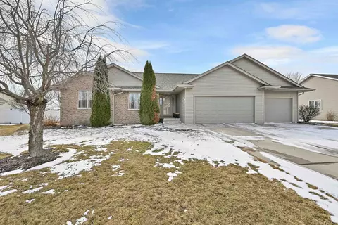 212 Cornellius Martin Ct, De Pere, WI 54115