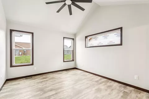 3781 E Callalilly Ln, Appleton, WI 54913 photo 11
