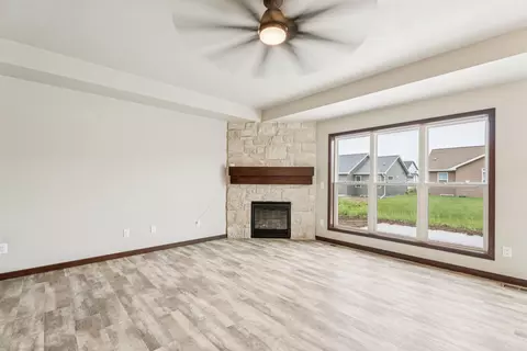3781 E Callalilly Ln, Appleton, WI 54913 photo 4