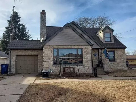 40 S Clinton Ave, Clintonville, WI 54929