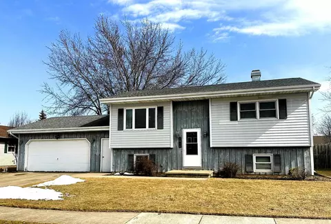 2816 Welhouse Dr, Kaukauna, WI 54130
