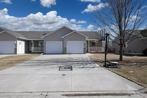 1590 Redwing Dr, Neenah, WI 54956