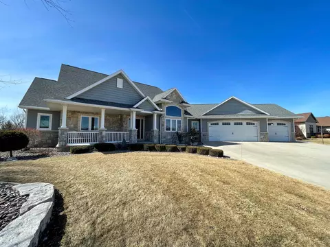 1036 Deer Run, Fond Du Lac, WI 54937