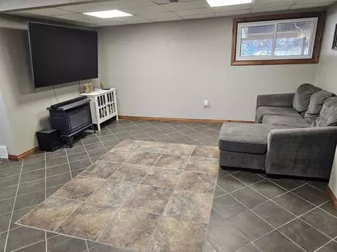 Living - 4109 N Capitol Ct, Appleton, WI 54913 photo 4 of 4