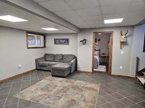 Living - 4109 N Capitol Ct, Appleton, WI 54913 photo 3 of 4