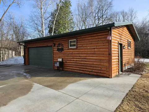 Exterior - 4109 N Capitol Ct, Appleton, WI 54913 photo 2 of 4