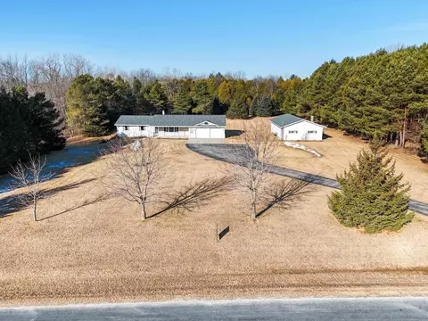 n2065 Saint Peters Road, Kewaunee, WI 54216