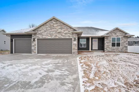1176 Faversham Way, Green Bay, WI 54313