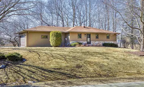 w2663 Brookhaven Drive, Appleton, WI 54915