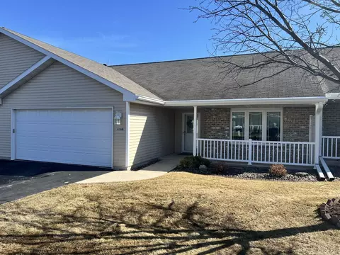 476 Wyldewood Dr #B, Oshkosh, WI 54904