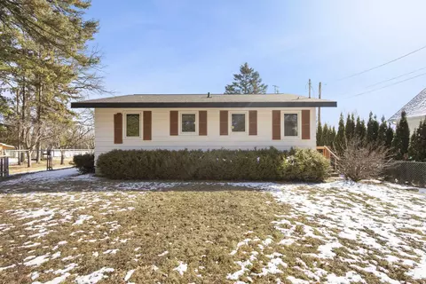 620 Dishaw Ave, Peshtigo, WI 54157