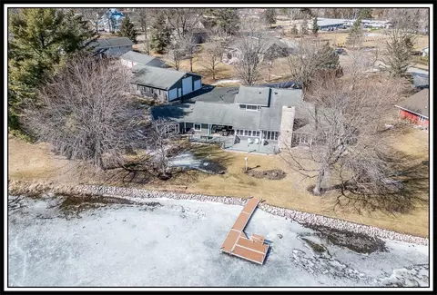 100 Island Dr, Iola, WI 54945