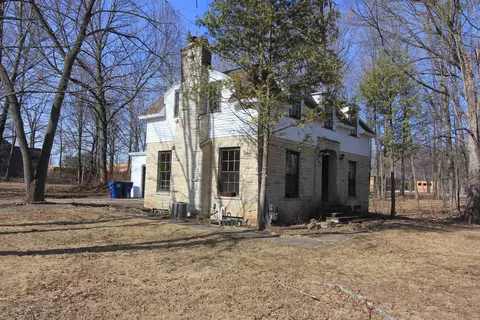 241 N Main St, Clintonville, WI 54929