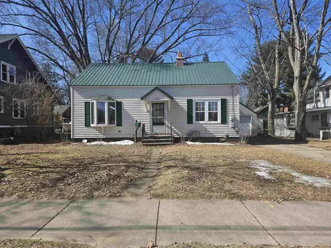 623 S Union St, Shawano, WI 54166