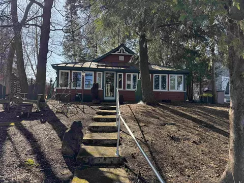 e1376 Grandview Road, Waupaca, WI 54981