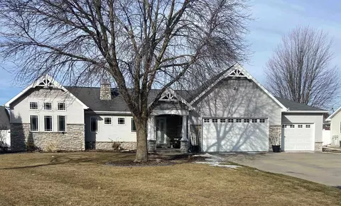 1210 Chelsea Ct, Menasha, WI 54952