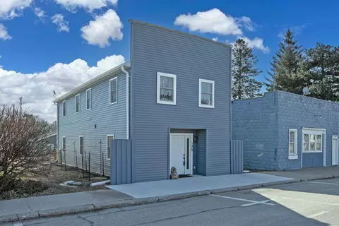 175 S Main St, Iola, WI 54945 photo 2