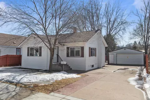 80 Paulina St, Clintonville, WI 54929