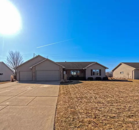 3142 Egan Ln, Green Bay, WI 54311
