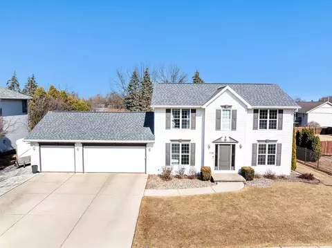 1114 Aldrin St, De Pere, WI 54115