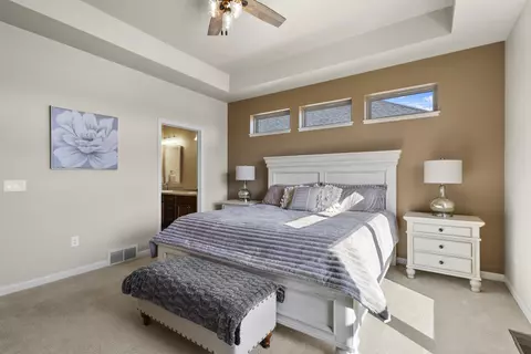 Bedroom - 2447 E Glenhurst Dr, Appleton, WI 54913 photo 2 of 5