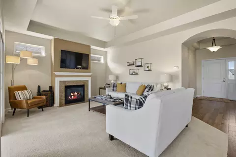 Living - 2447 E Glenhurst Dr, Appleton, WI 54913 photo 1 of 4