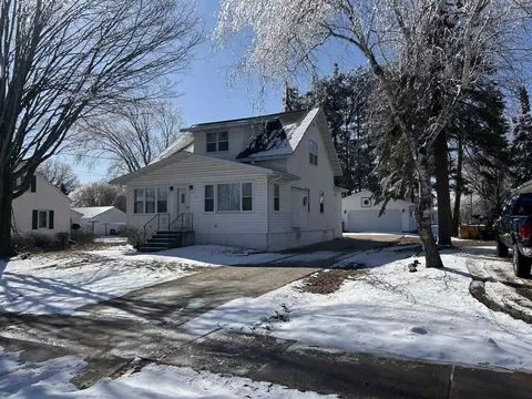 112 W Cedar St, Gillett, WI 54124